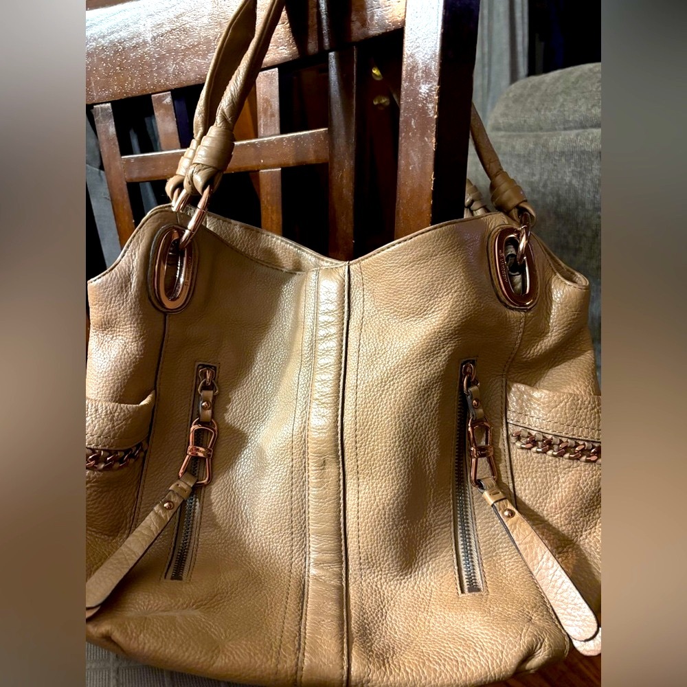 B Makowsky Elegant Tan Leather Tote Bag